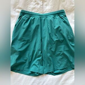 Men’s Lululemon Training shorts - 9inch Inseam